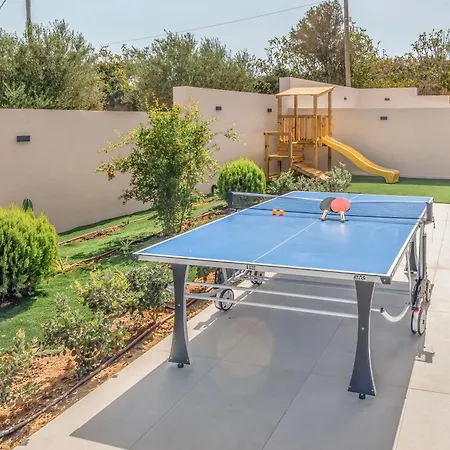 Вілла Luxenia, Walk To Town & Skyline Views By Etouri Ретимно (Крит)