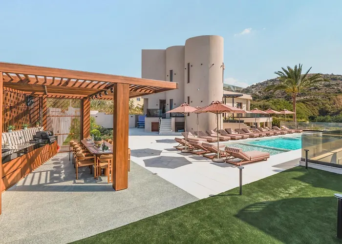 Luxenia, Walk To Town & Skyline Views By Etouri Βίλα Ρέθυμνο