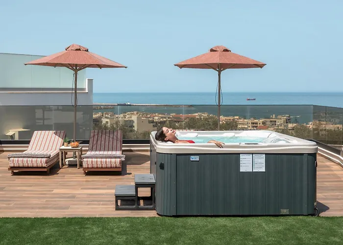 Luxenia, Walk To Town & Skyline Views By Etouri Βίλα *