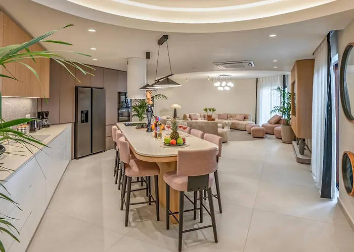 Luxenia, Walk To Town & Skyline Views By Etouri Βίλα Ρέθυμνο