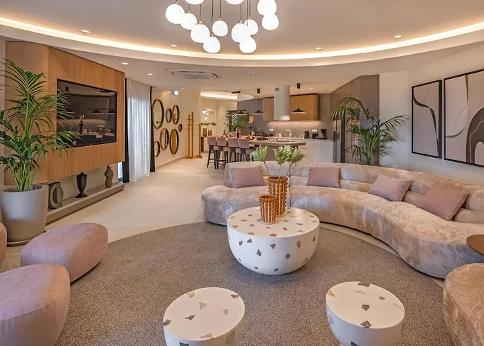 Luxenia, Walk To Town & Skyline Views By Etouri * Ρέθυμνο