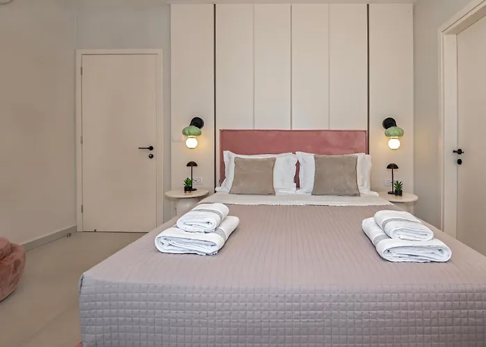 Luxenia, Walk To Town & Skyline Views By Etouri Ρέθυμνο