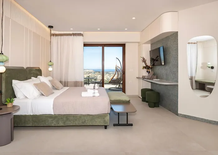 Luxenia, Walk To Town & Skyline Views By Etouri Βίλα