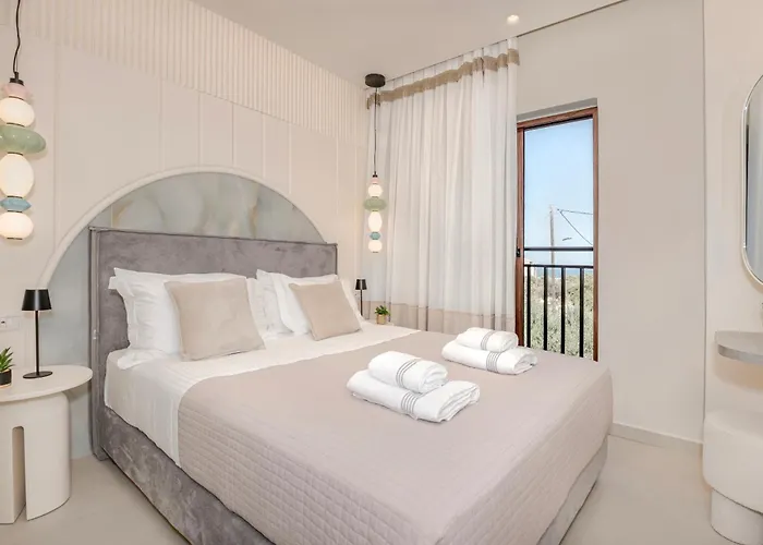 Βίλα Luxenia, Walk To Town & Skyline Views By Etouri *