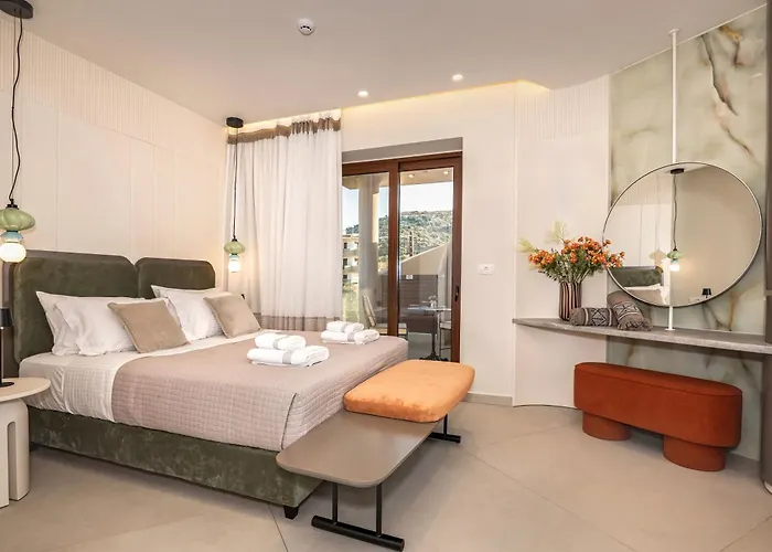 Luxenia, Walk To Town & Skyline Views By Etouri