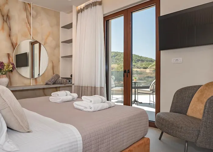 Luxenia, Walk To Town & Skyline Views By Etouri * Ρέθυμνο