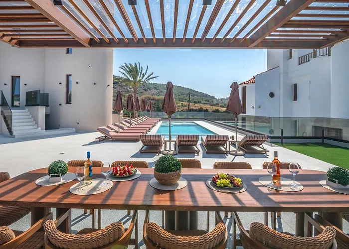 Βίλα Luxenia, Walk To Town & Skyline Views By Etouri Ρέθυμνο