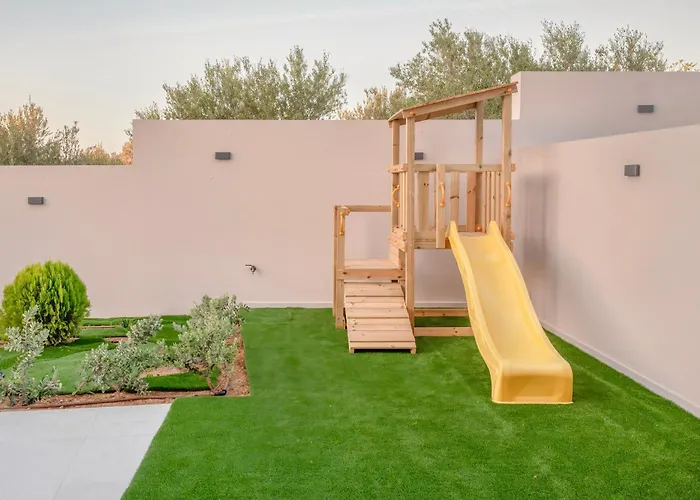 Luxenia, Walk To Town & Skyline Views By Etouri Ρέθυμνο