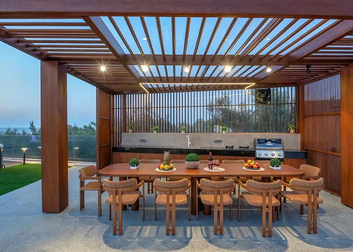 Βίλα Luxenia, Walk To Town & Skyline Views By Etouri