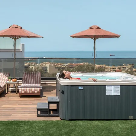 Luxenia, Walk To Town & Skyline Views By Etouri Villa *