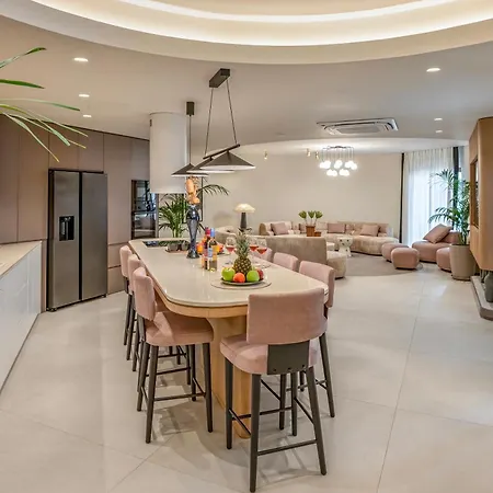 Luxenia, Walk To Town & Skyline Views By Etouri Villa Rethymno