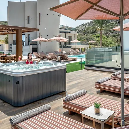 Villa Luxenia, Walk To Town & Skyline Views By Etouri Rethimnon