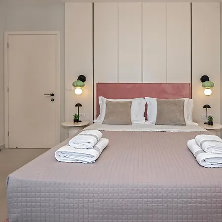 Luxenia, Walk To Town & Skyline Views By Etouri Rethimnon