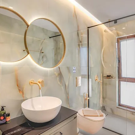 Villa Luxenia, Walk To Town & Skyline Views By Etouri Rethymno