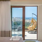 Luxenia, Walk To Town & Skyline Views By Etouri *