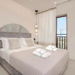 Вілла Luxenia, Walk To Town & Skyline Views By Etouri *