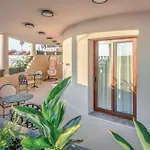 Luxenia, Walk To Town & Skyline Views By Etouri Вілла *