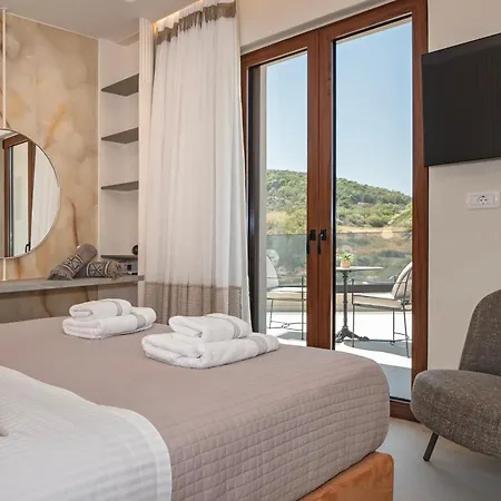 Luxenia, Walk To Town & Skyline Views By Etouri * Réthymnon